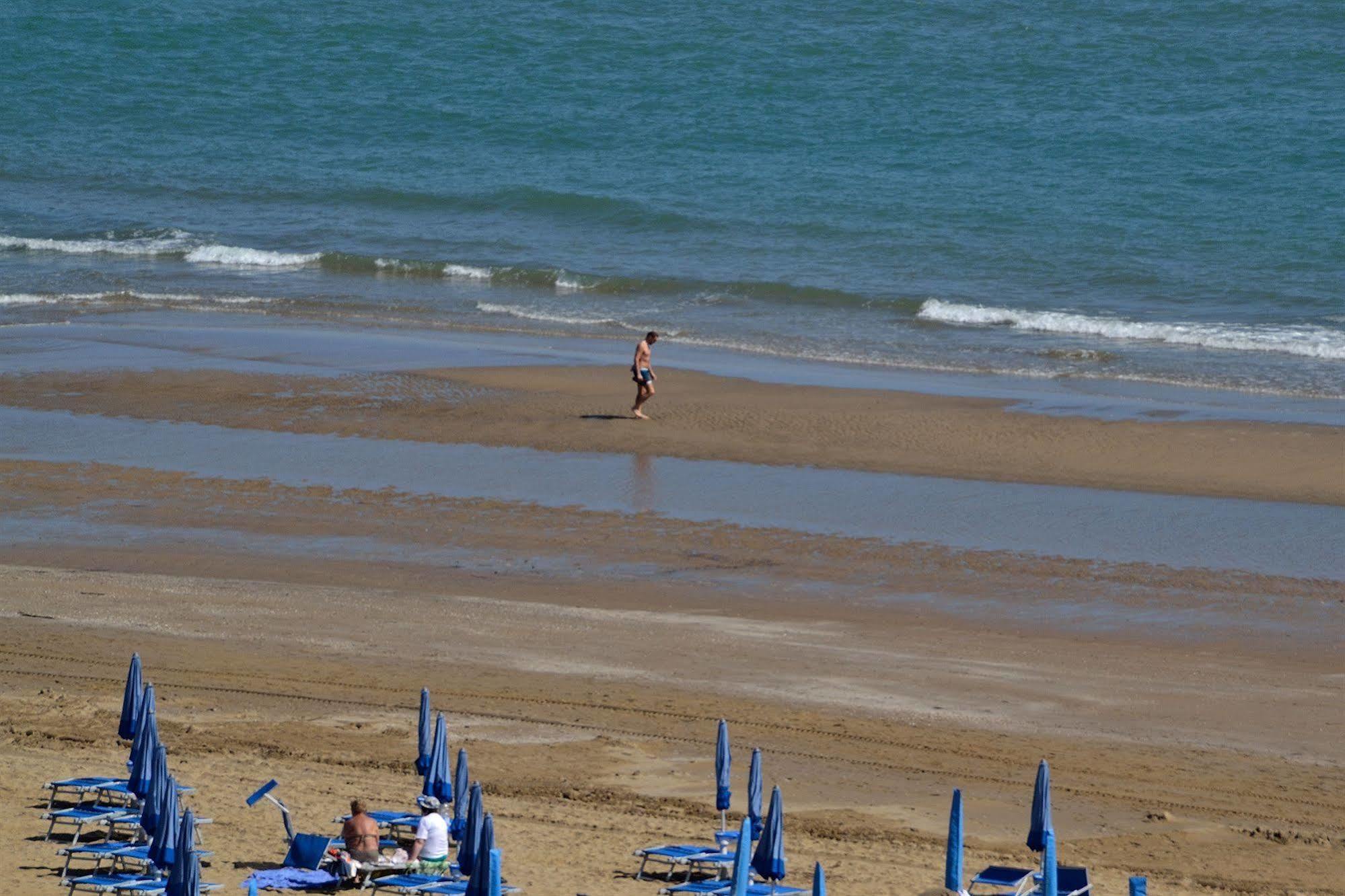 Hotel Rosanna 3 Stelle Superior Lido di Jesolo Eksteriør billede